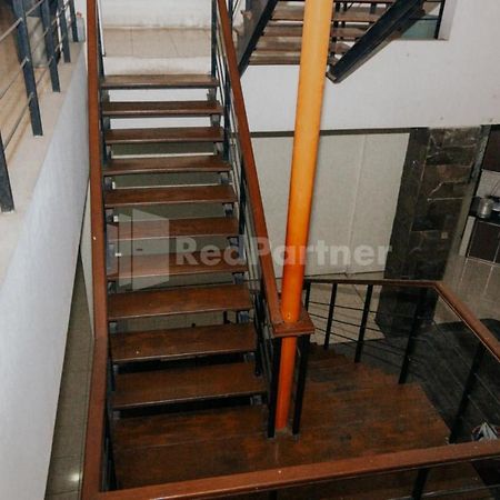 De Lugano Scbd Syariah Mitra Reddoorz Jacarta Exterior foto