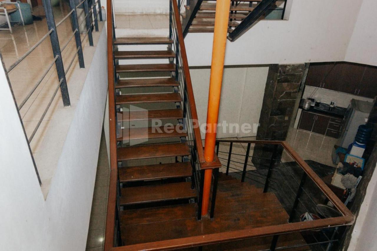 De Lugano Scbd Syariah Mitra Reddoorz Jacarta Exterior foto