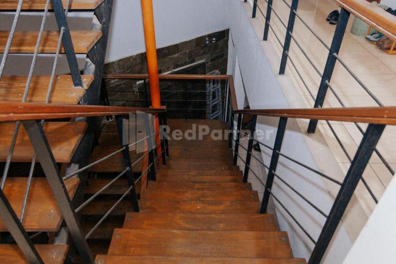 De Lugano Scbd Syariah Mitra Reddoorz Jacarta Exterior foto